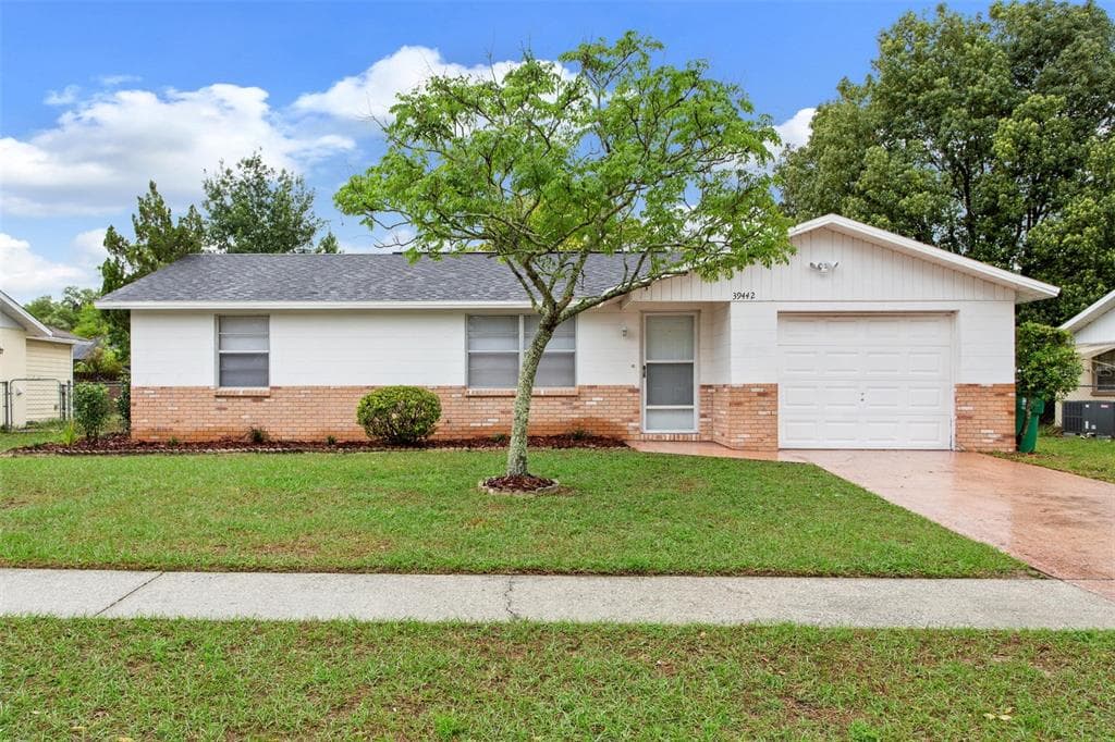 39442 9TH AVENUE ZEPHYRHILLS, FL 33542