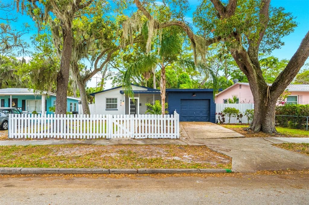 826 28TH AVENUE S ST PETERSBURG, FL 33705