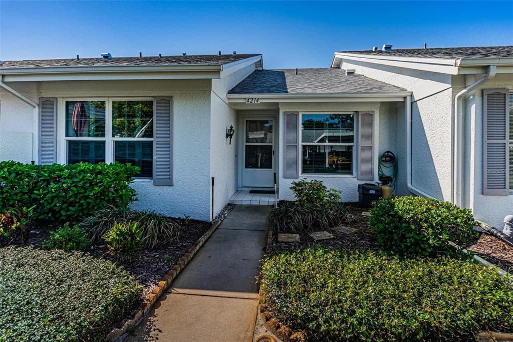 4214 CASTLEWOOD DRIVE HOLIDAY, FL 34691