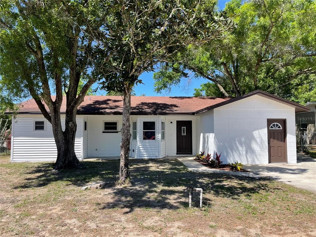 8312 OLEANDER LANE TAMPA, FL 33637