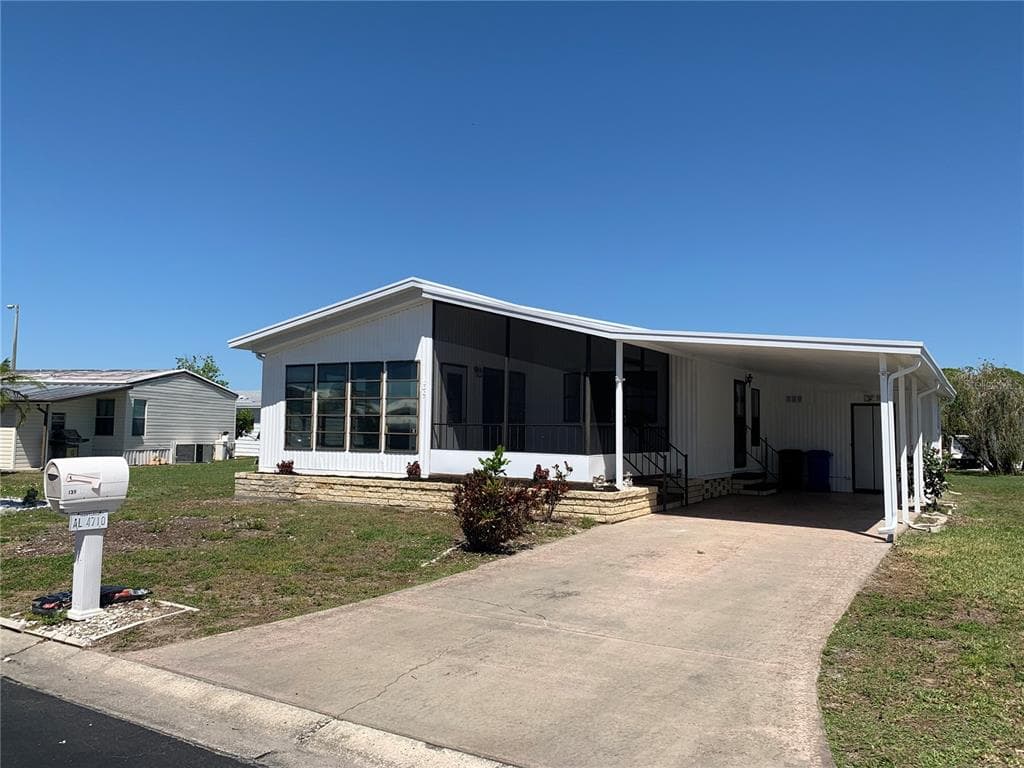139 S SAINT THOMAS CIRCLE APOLLO BEACH, FL 33572