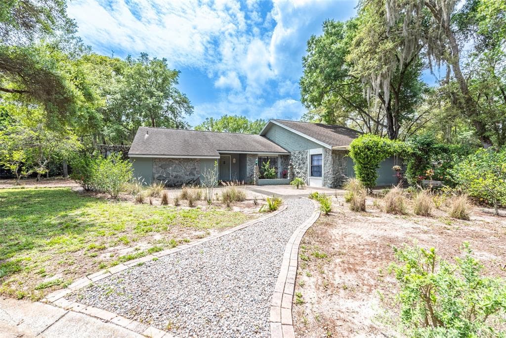 4606 RIDGECLIFF DRIVE