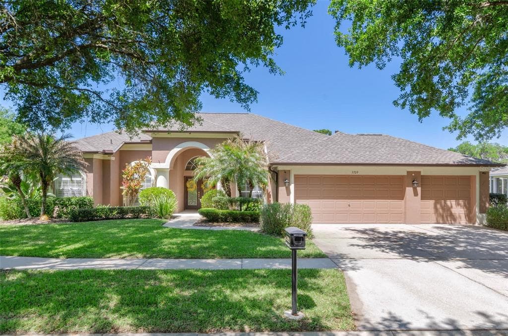 5709 TANAGERSIDE ROAD LITHIA, FL 33547
