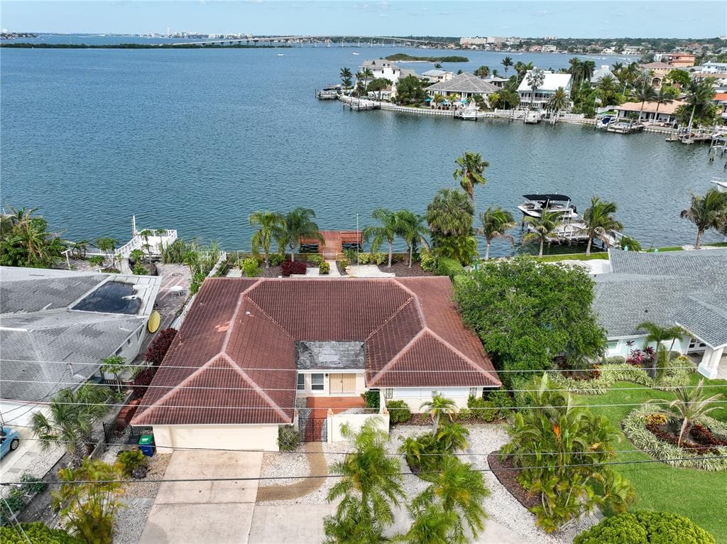 322 HARBOR DRIVE INDIAN ROCKS BEACH, FL 33785