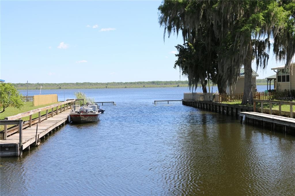 934 CR 461 LAKE PANASOFFKEE, FL 33538