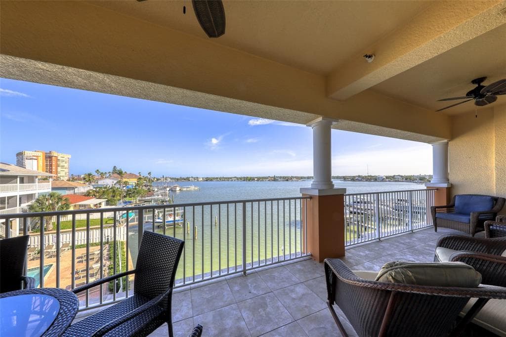 17715 GULF BOULEVARD UNIT 303 REDINGTON SHORES, FL 33708