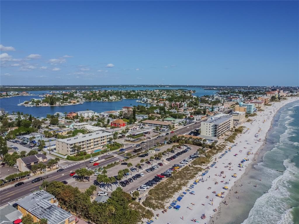 95 144TH AVENUE UNIT 4 MADEIRA BEACH, FL 33708