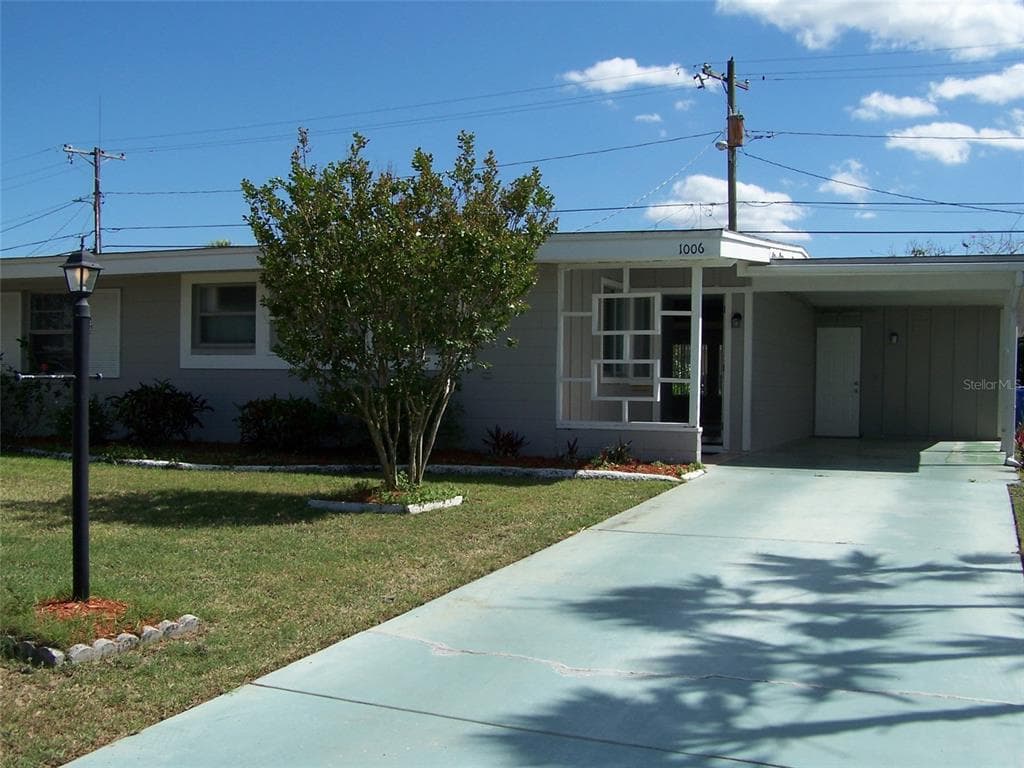 1006 BEACH BOULEVARD SUN CITY CENTER, FL 33573