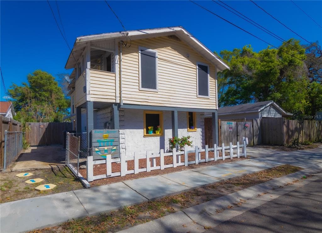 1744 46TH STREET SOUTH ST PETERSBURG, FL 33711