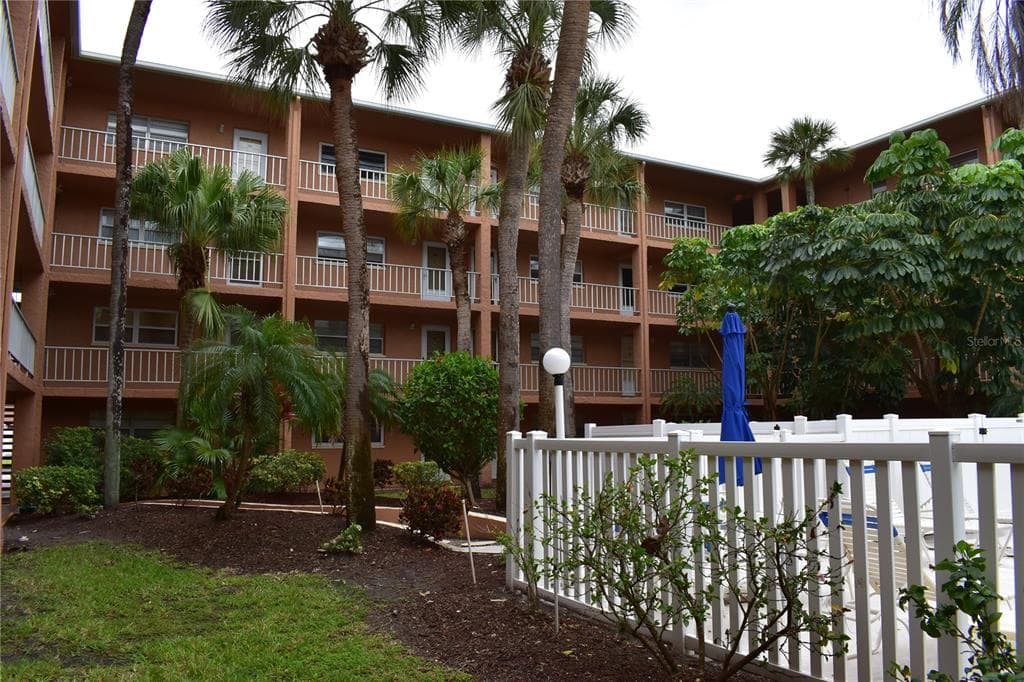 12760 INDIAN ROCKS ROAD UNIT 1046 LARGO, FL 33774