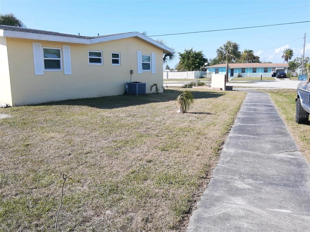 21733 EDGEWATER DRIVE PORT CHARLOTTE, FL 33952