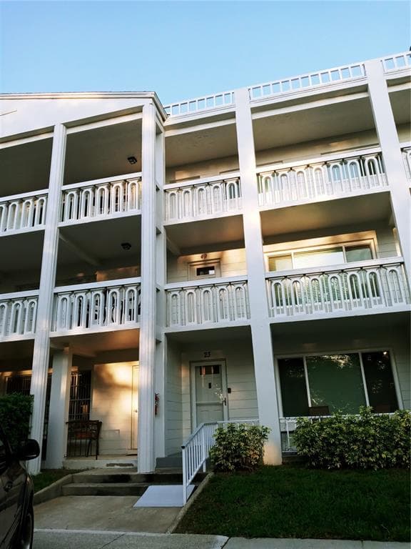 2021 AUSTRALIA WAY W UNIT 49 CLEARWATER, FL 33763