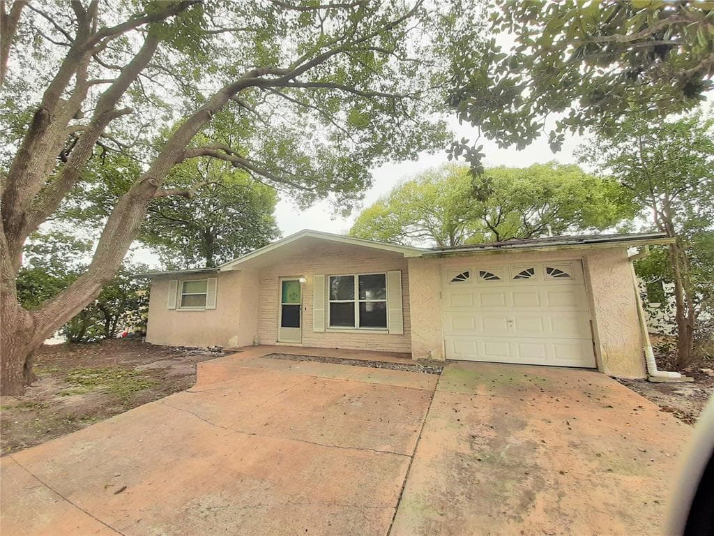 10817 PREMIER AVENUE PORT RICHEY, FL 34668