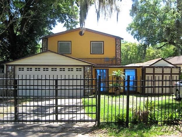 1010 OAKHILL STREET SEFFNER, FL 33584