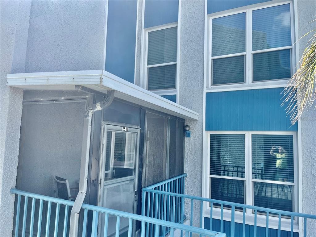 253 REX PLACE UNIT E MADEIRA BEACH, FL 33708