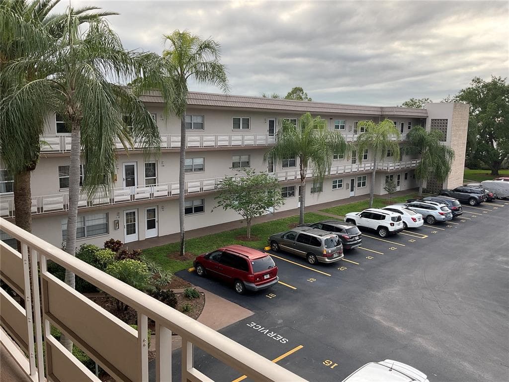 5530 80TH STREET N UNIT B304 ST PETERSBURG, FL 33709