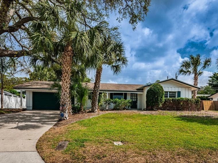 2323 DEMARET DRIVE DUNEDIN, FL 34698
