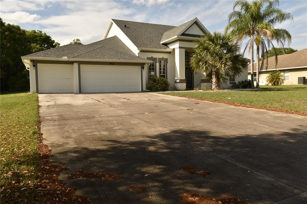 10525 SPRING LAKE DRIVE CLERMONT, FL 34711