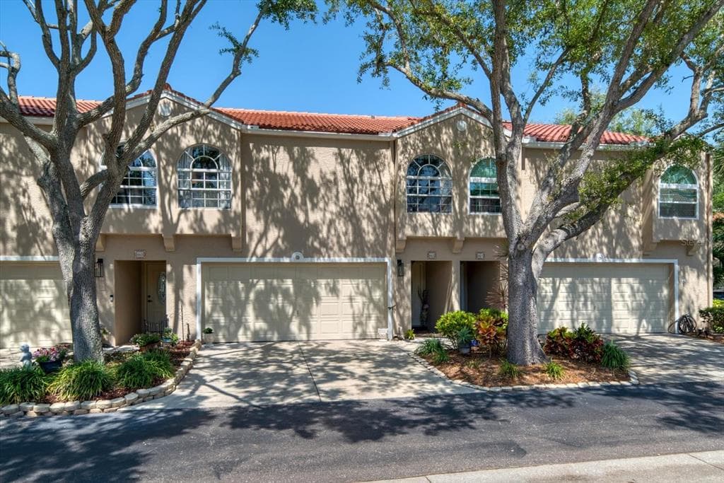 663 SEGOVIA COURT NE UNIT 704 ST PETERSBURG, FL 33703