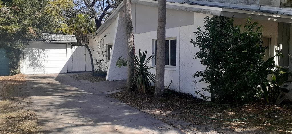 2072 MADRID COURT N CLEARWATER, FL 33763