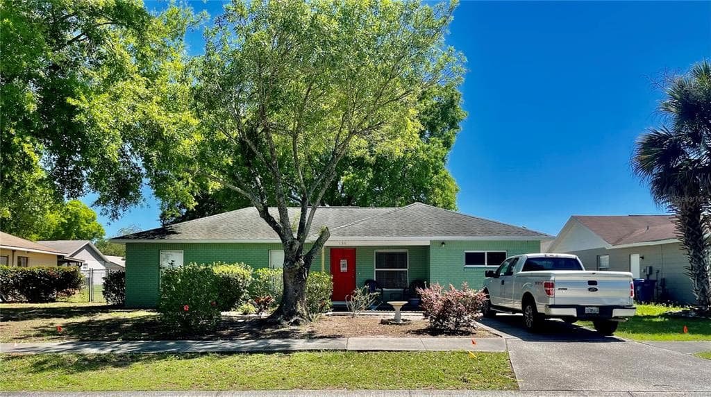 130 KINGS POND AVENUE WINTER HAVEN, FL 33880
