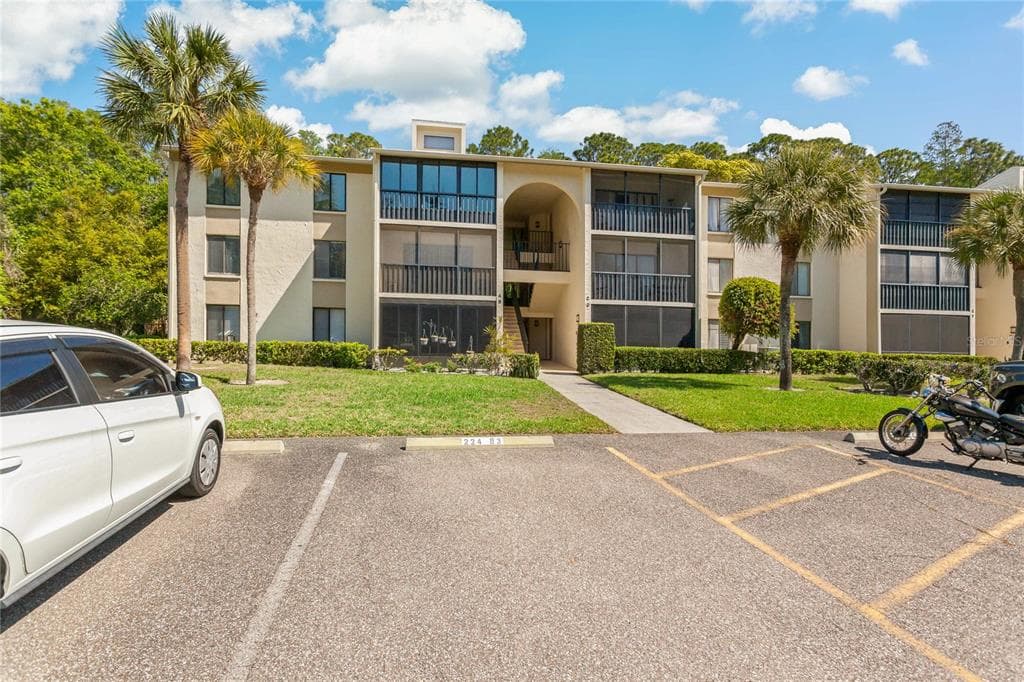 3101 LAKE PINE WAY UNIT B3 TARPON SPRINGS, FL 34688