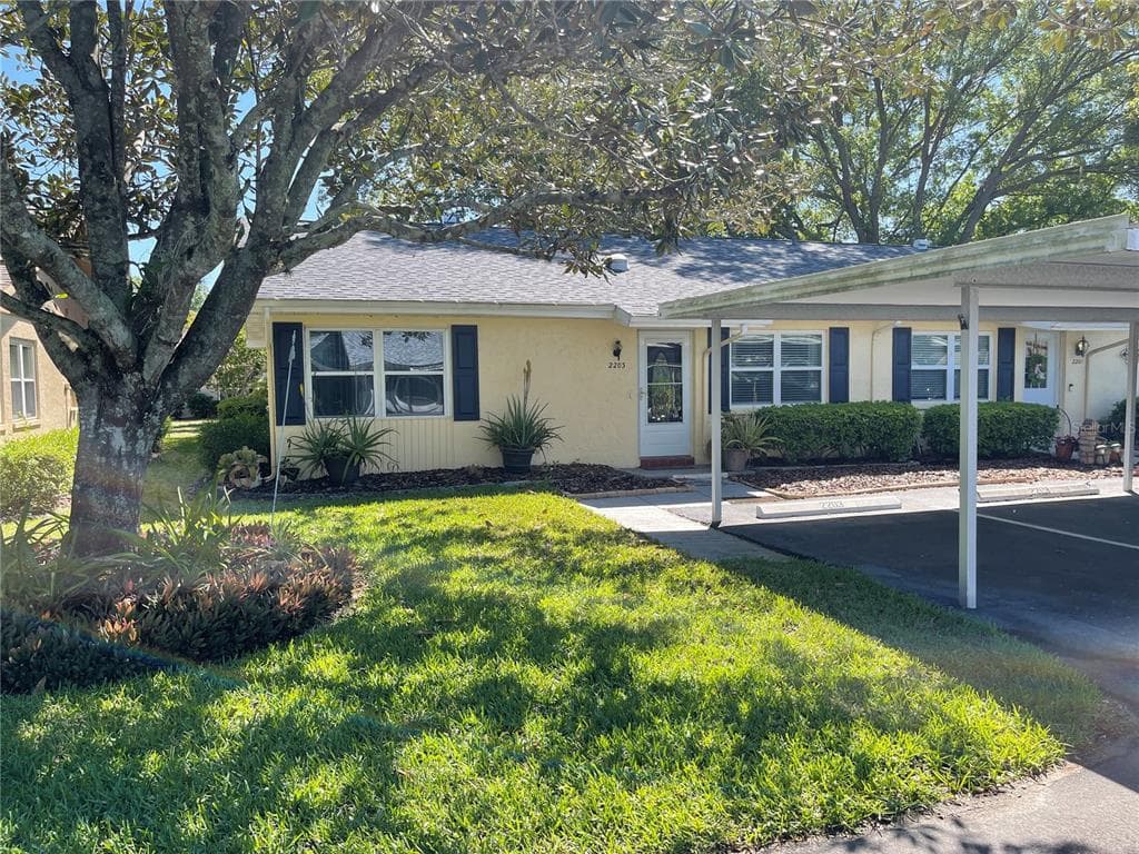 2203 CANTERBURY LANE UNIT 337 SUN CITY CENTER, FL 33573