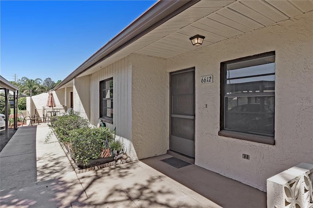 6612 ROSEWOOD COURT ZEPHYRHILLS, FL 33542