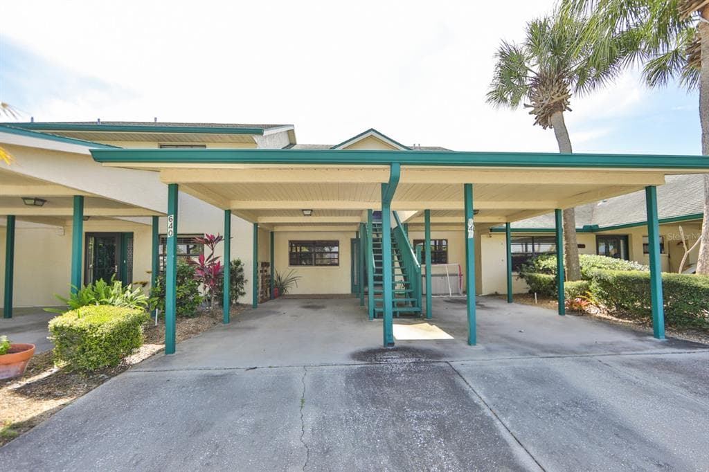 640 YARDARM DRIVE APOLLO BEACH, FL 33572