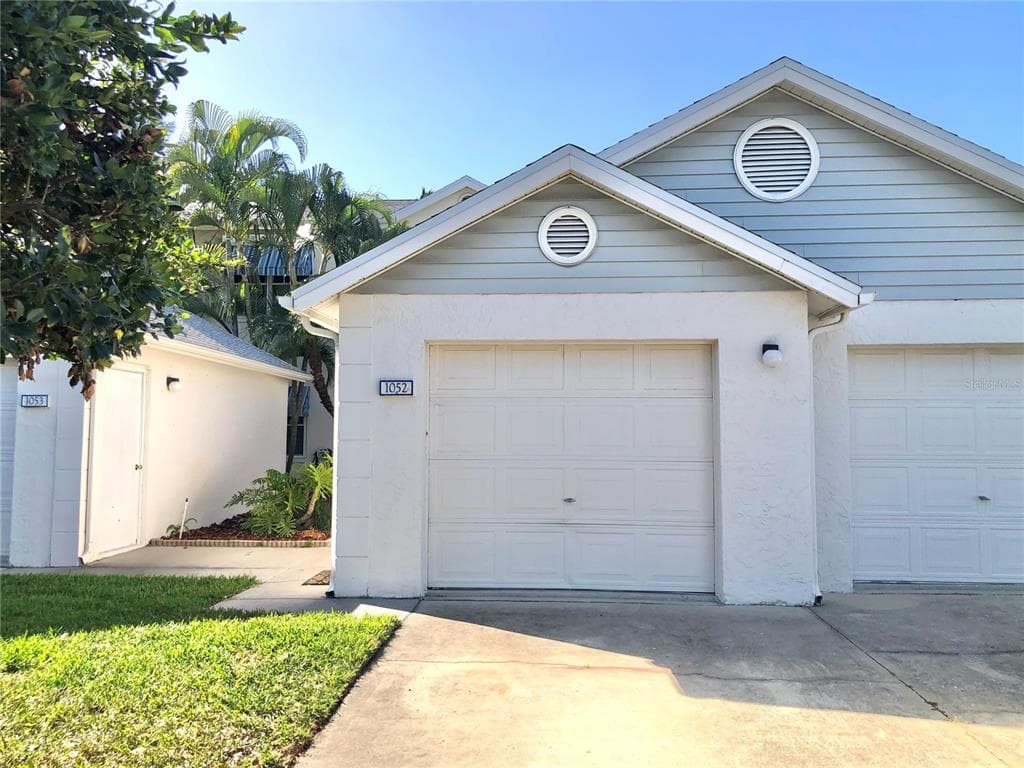 11430 SHIPWATCH LANE UNIT 1052 LARGO, FL 33774