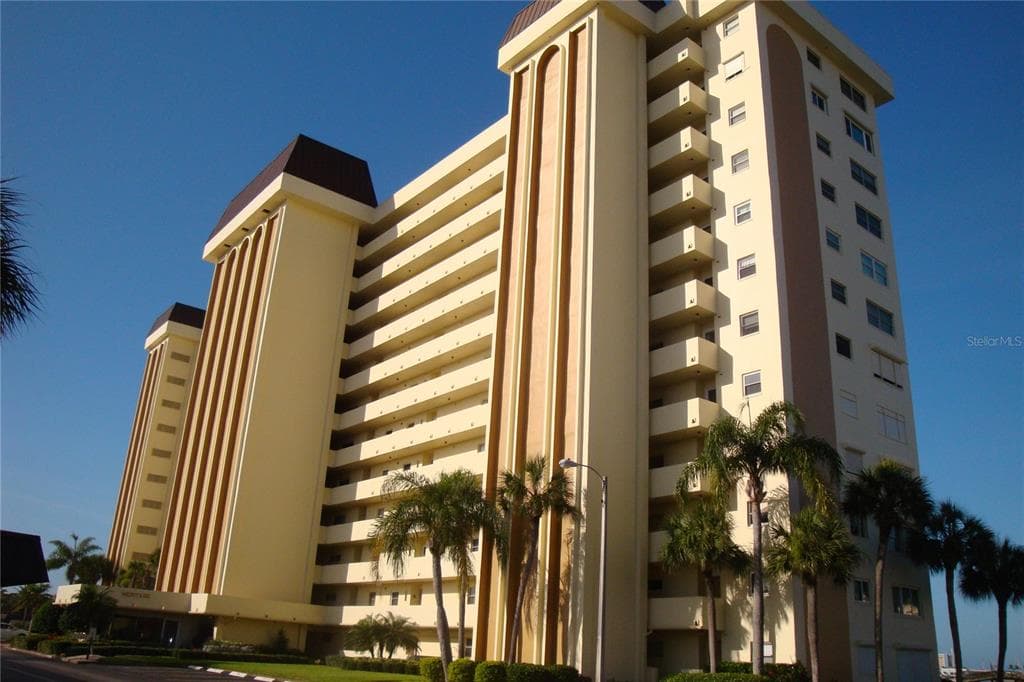 4575 COVE CIRCLE UNIT 309 ST PETERSBURG, FL 33708