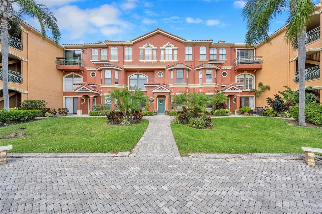 2749 VIA CIPRIANI UNIT 1021B CLEARWATER, FL 33764