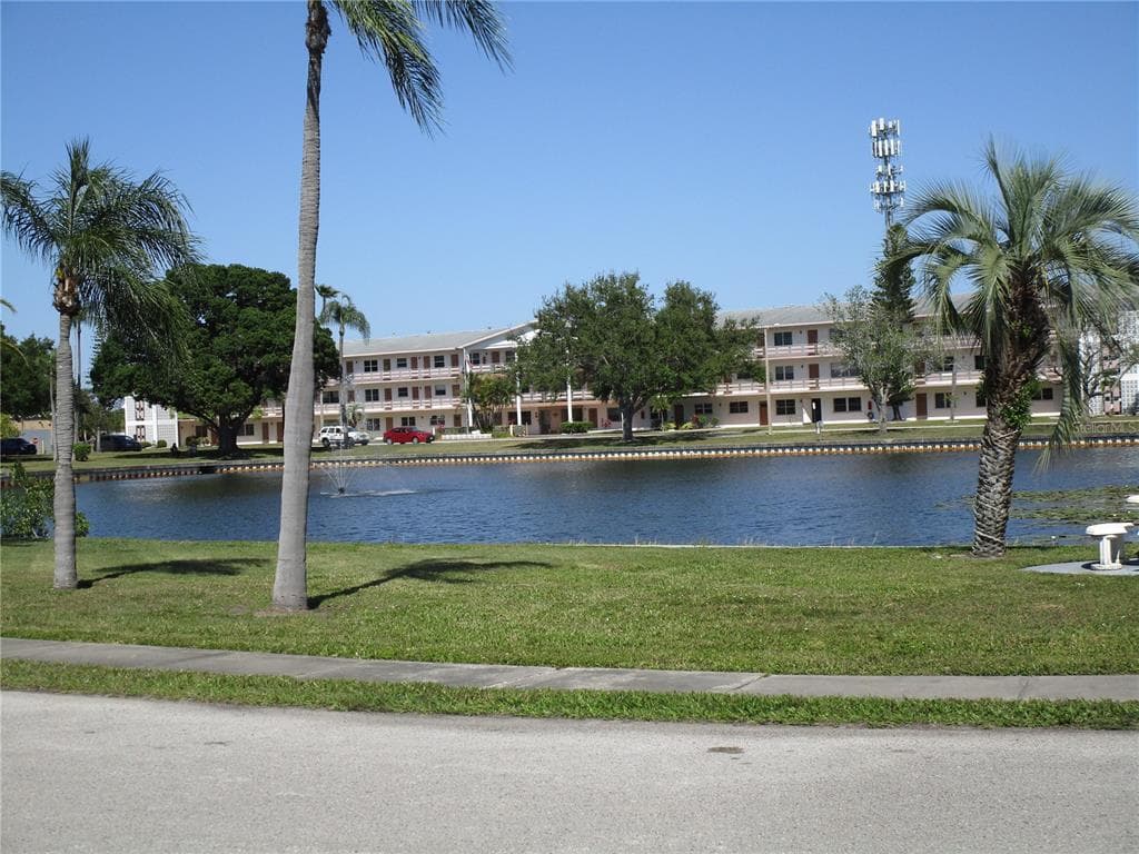 1950 59TH AVENUE N UNIT 115 ST PETERSBURG, FL 33714