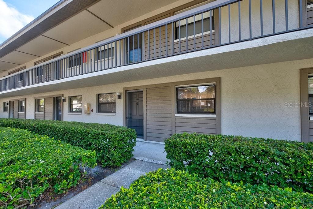 3034 EASTLAND BOULEVARD UNIT D106 CLEARWATER, FL 33761