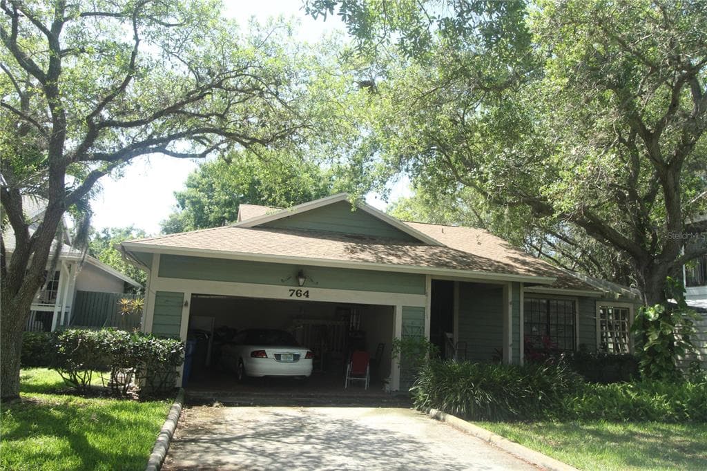 764 CAPTIVA COURT NE ST PETERSBURG, FL 33702