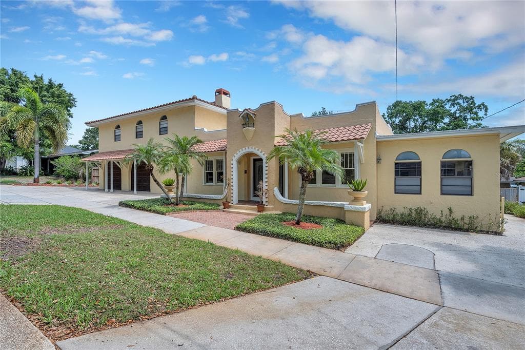 30 KREAMER AVENUE TARPON SPRINGS, FL 34689