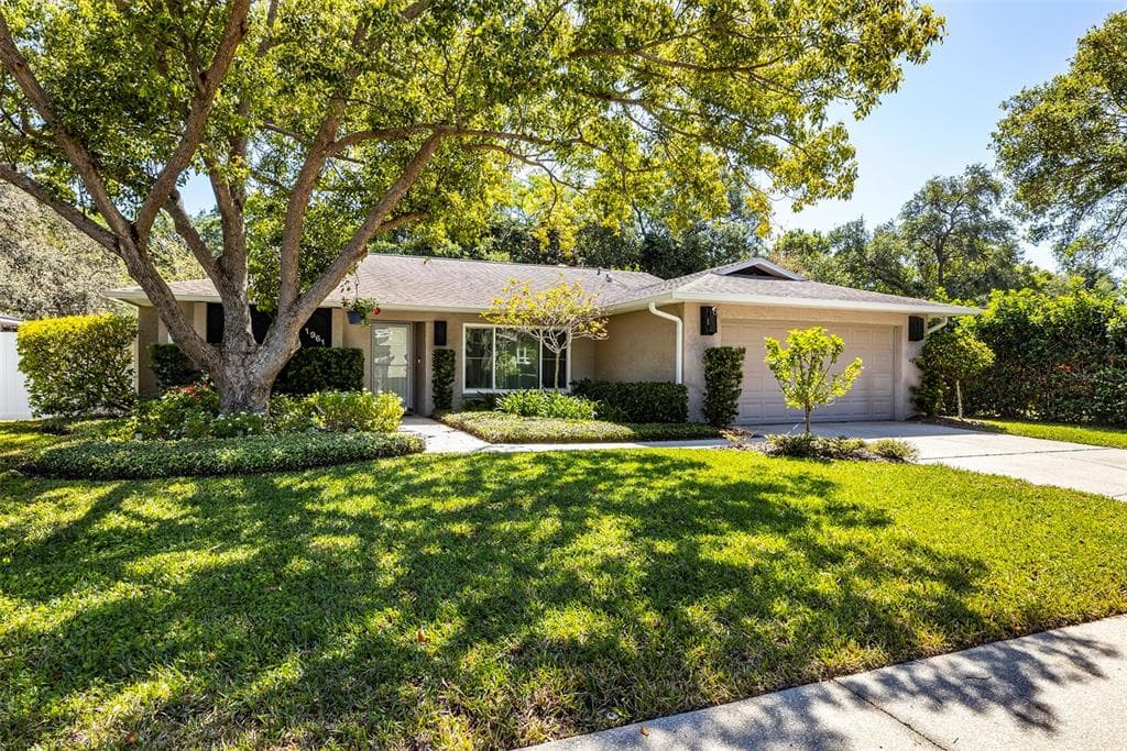 1961 BECKETT LAKE DRIVE CLEARWATER, FL 33763