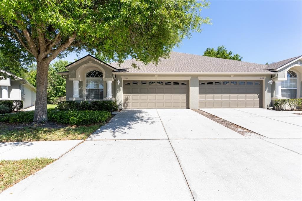 1252 BENSBROOKE DRIVE WESLEY CHAPEL, FL 33543