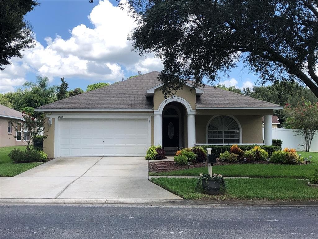 1906 BERRY LAKE DRIVE BRANDON, FL 33510