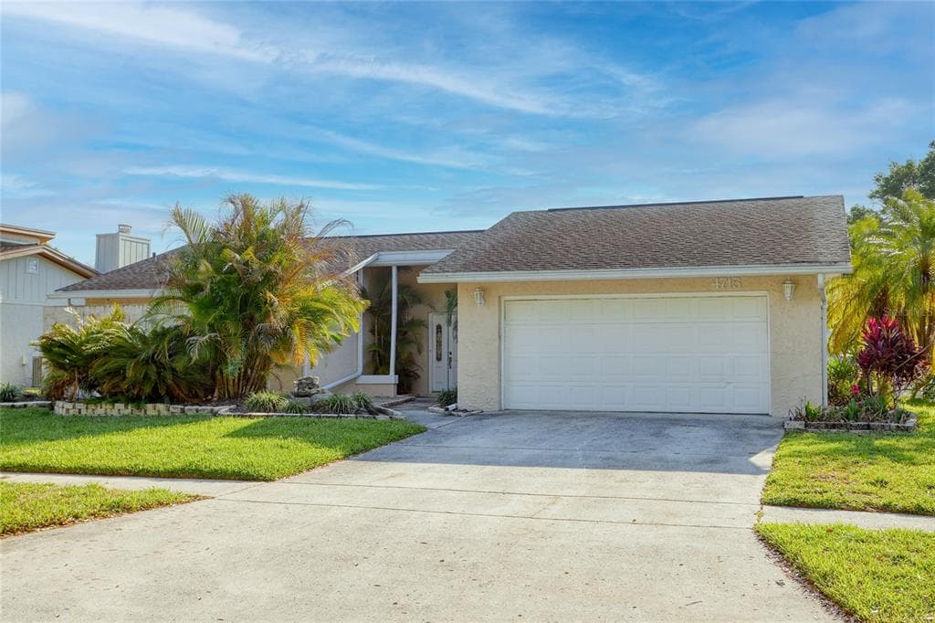 4715 FOXSHIRE CIRCLE