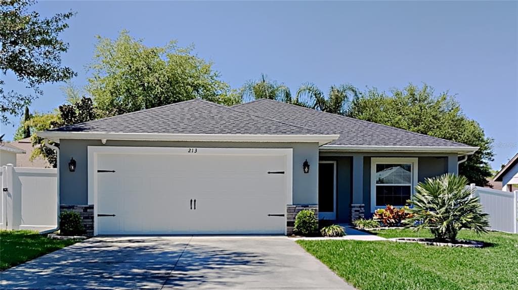 213 GOLDIE STREET LEESBURG, FL 34748