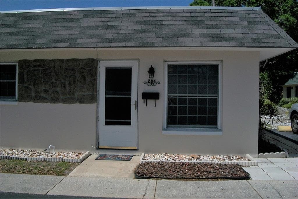 284 SKY LOCH DRIVE W DUNEDIN, FL 34698