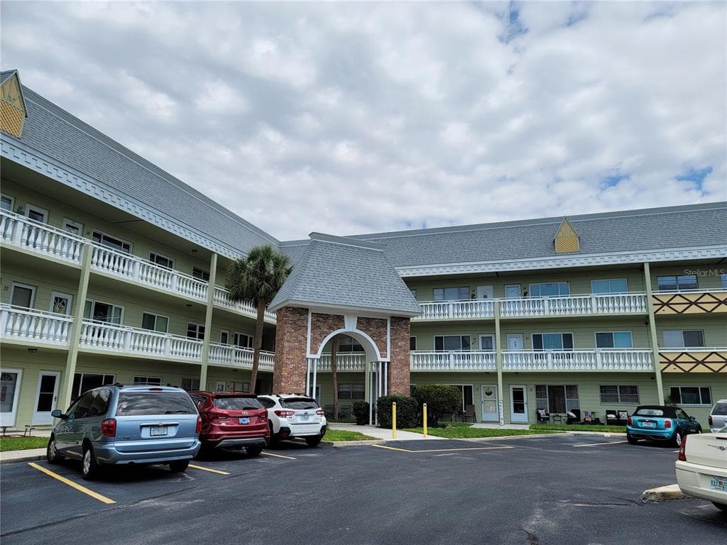 2460 CANADIAN WAY UNIT 36 CLEARWATER, FL 33763