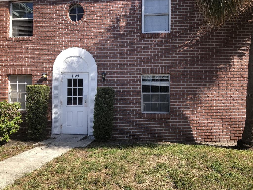1125 83RD AVENUE N UNIT B ST PETERSBURG, FL 33702