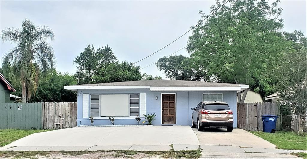 8707 EL PORTAL DRIVE TAMPA, FL 33604