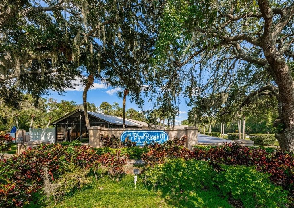 3135 CHARTER CLUB DRIVE UNIT D TARPON SPRINGS, FL 34688