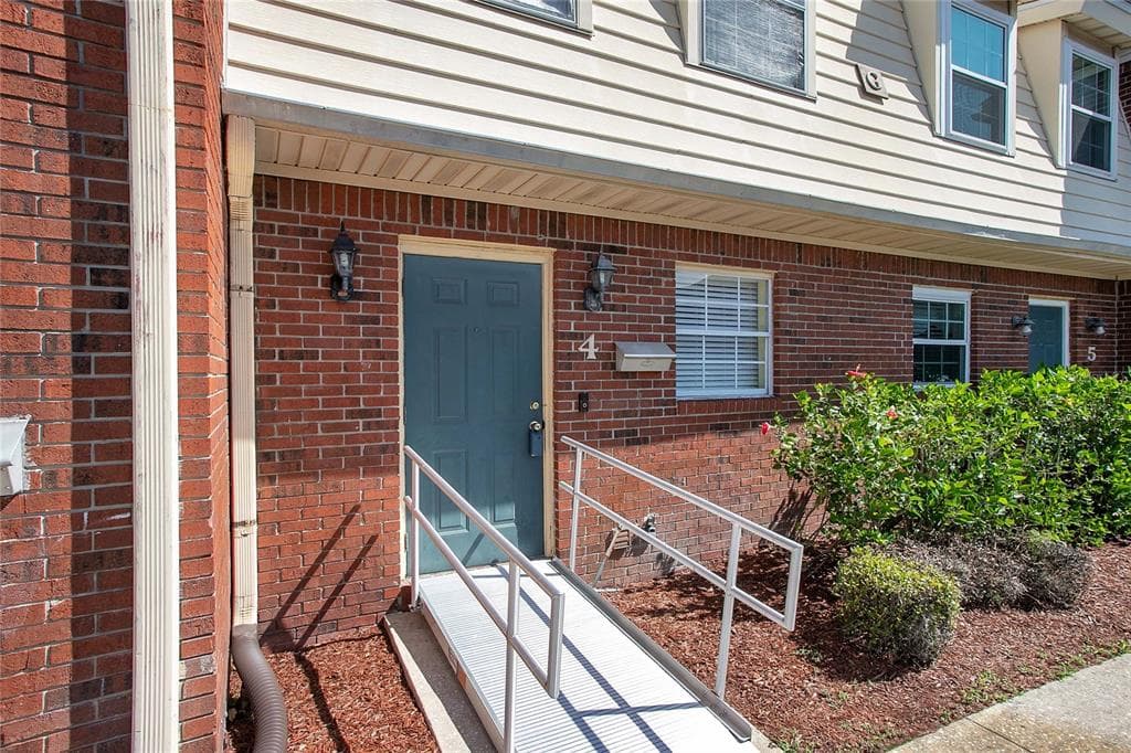 1920 E EDGEWOOD DRIVE UNIT G4 LAKELAND, FL 33803