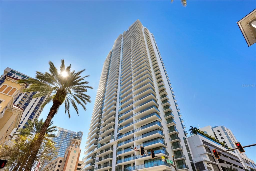 100 1ST AVENUE N UNIT 2404