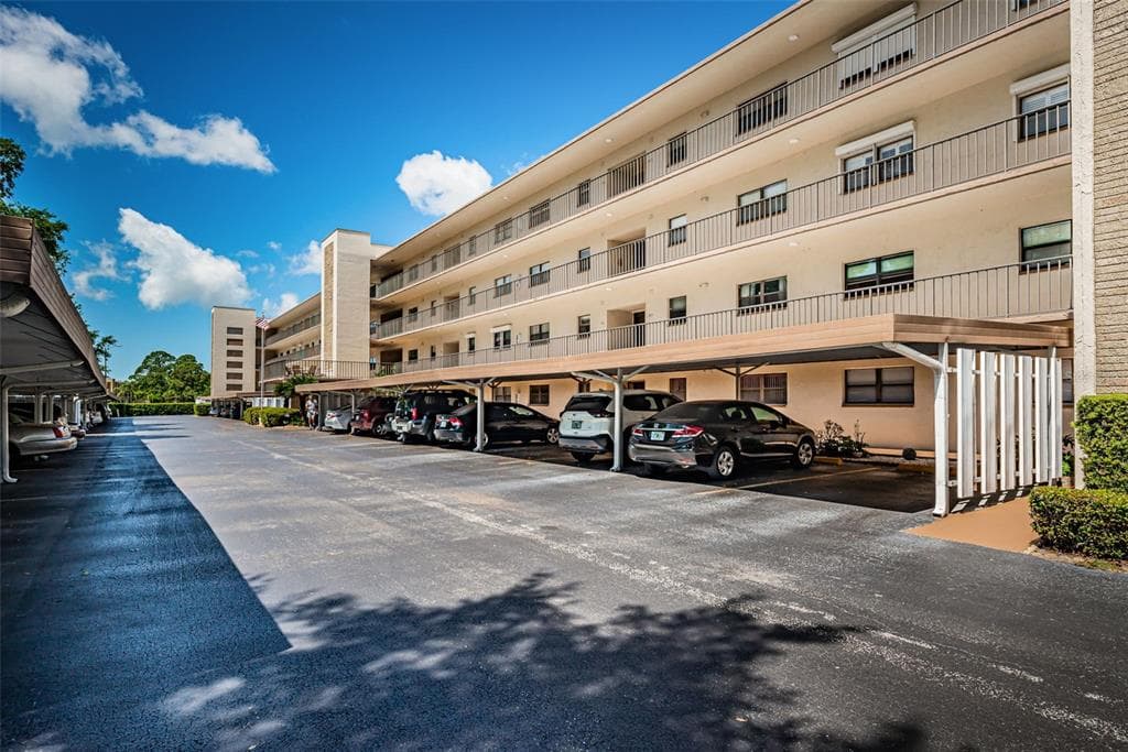 5920 80TH STREET N UNIT 204 ST PETERSBURG, FL 33709