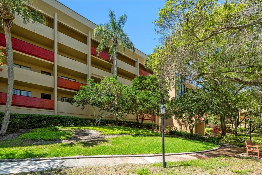 3078 EASTLAND BOULEVARD UNIT 304 CLEARWATER, FL 33761